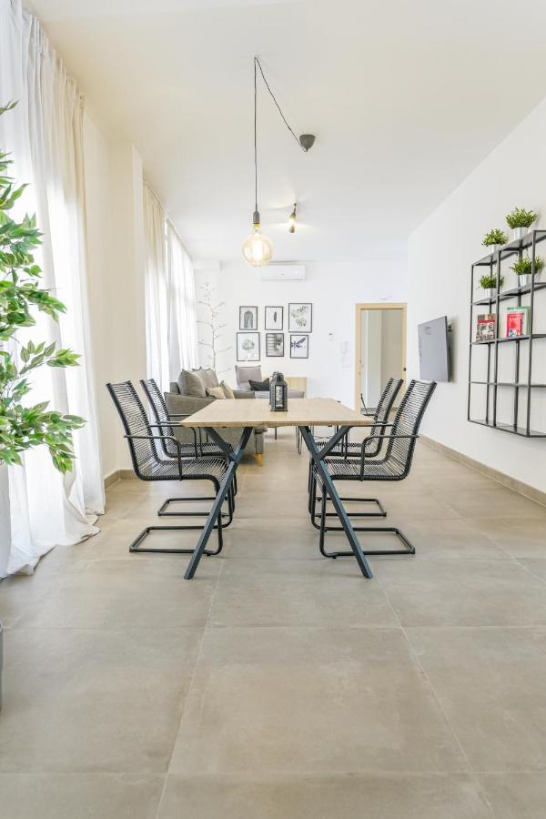 Moott Homes Suites Casa De Los Leones Apto 1 Almeria Luaran gambar