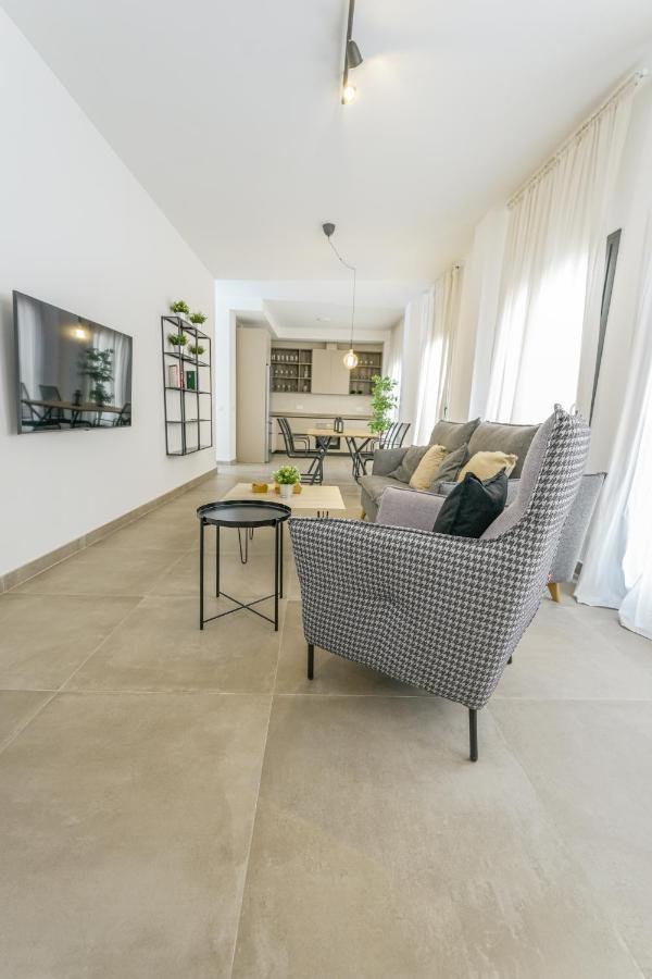 Moott Homes Suites Casa De Los Leones Apto 1 Almeria Luaran gambar